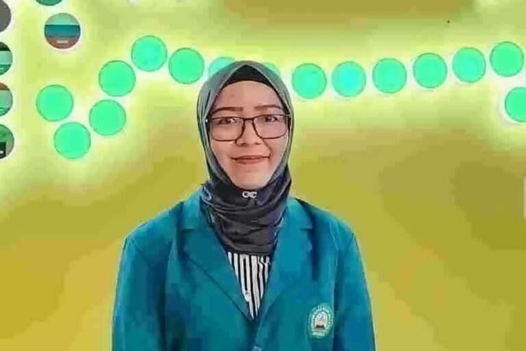 Ajukan Tesis Bacaan Sastra, Yuanita Widiastuti Lulus Cumlaude Universitas Islam Malang Yuanita Widiastuti, wisudawan terbaik Universitas Islam Malang (Unisma) periode-70 (foto: dok beritajatim.com)