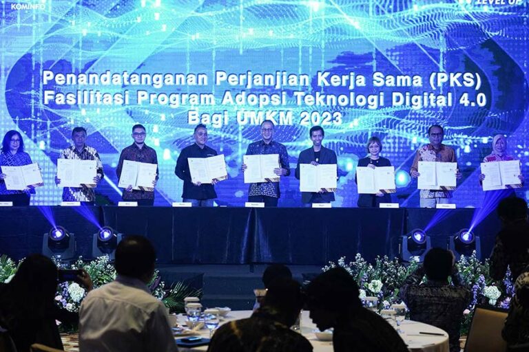 Amartha dan Kominfo Siapkan Program UMKM Level Up untuk Fasilitasi Adopsi Teknologi Digital 4.0