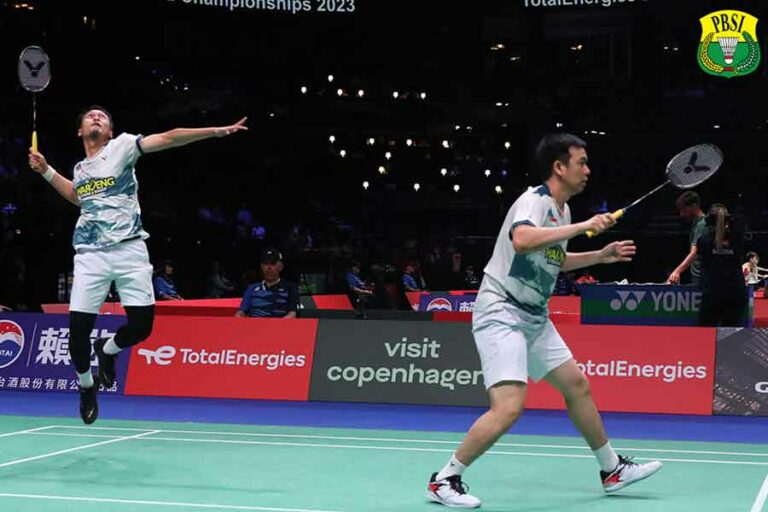 Kejuaraan Dunia BWF 2023, Hendra Setiawan/Mohammad Ahsan Melaju ke 16 Besar Pasangan ganda putra Indonesia Hendra Setiawan dan Mohammad Ahsan Kejuaraan Dunia BWF 2023. (foto: Dok PBSI)