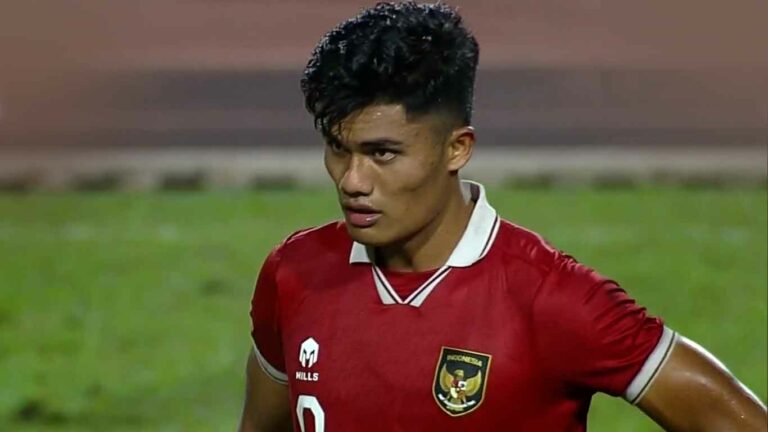 Tampil Prima di Final Piala AFF U-23, Timnas Indonesia Kandas di Adu Penalti Ramadhan Sananta, beberapa saat melakukan tendangan penalti (foto: istimewa)