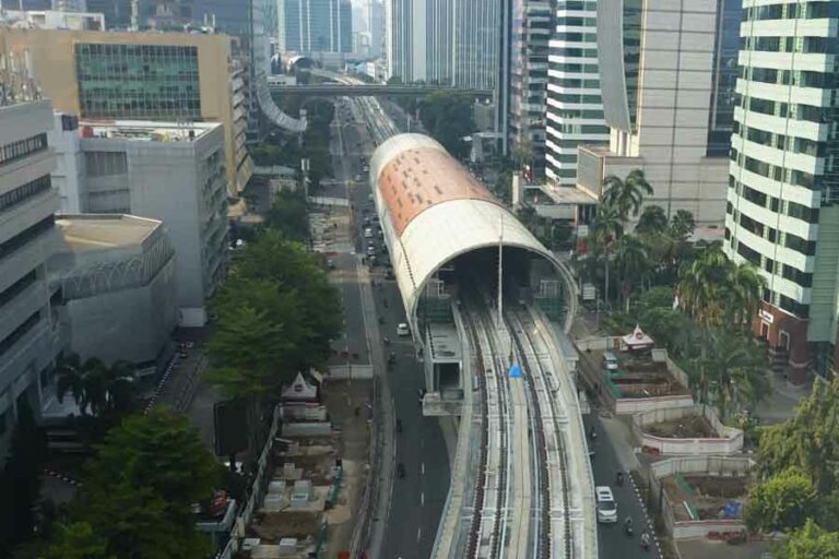LRT Jabodebek Beroperasi Besok, 18 Stasiun Strategis Siap Layani Penumpang