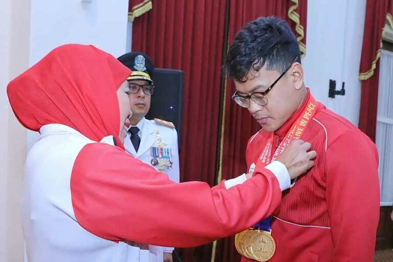 Gubernur Khofifah Apresiasi Atlet dan Pelatih Jatim Berprestasi di ASEAN Para Games Kamboja 2023
