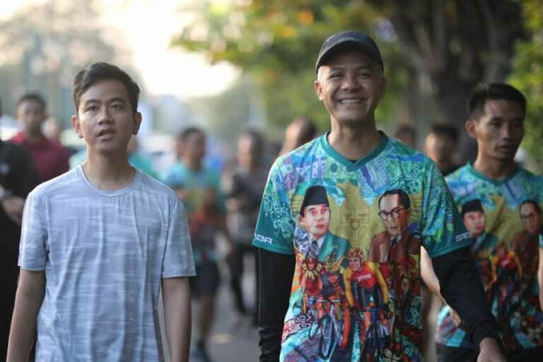 Momen Ganjra Pranowo dan Gibran menikmati pagi sehat di Solo