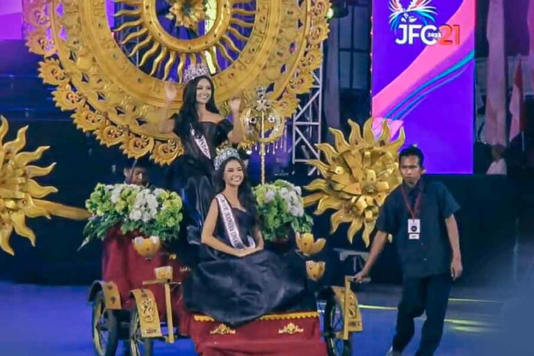 Puteri Indonesia 2023 tampil Memikat di Grand Carnival Jember Fashion Carnival 2023