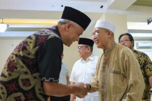 Sowan ke Habib Novel Alaydrus, Gubernur Ganjar Pranowo dapat Suguhan Spesial