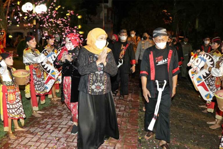 Hari Masyarakat Adat Internasional, Gubernur Khofifah Ajak Anak Muda Aktif Lestarikan Budaya