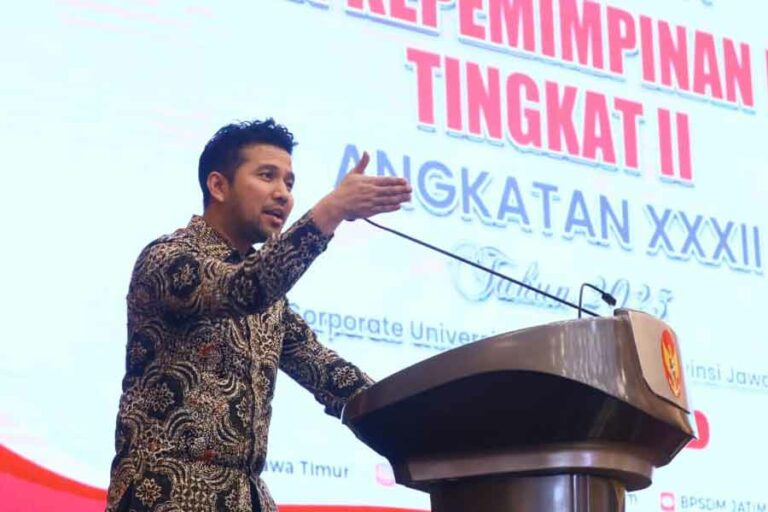 Emil Dardak dan Kepala LAN RI Luncurkan Jawa Timur Corporate University Wakil Gubernur Jawa Timur Emil Elestianto Dardak