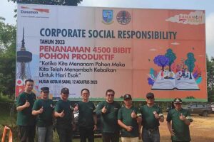 Danamon Rayakan Ulang Tahun ke-67 dengan Program Peduli Lingkungan di Hutan Kota Kegiatan penanaman 4.500 bibit pohon dan buah-buahan di Hutan Kota Bagan Pete dan Hutan Kota Muhammad Sabki, Jambi