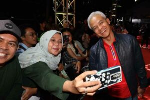 Ganjar Pranowo dan Atikoh Nonton Petualangan Sherina 2, Penonton Langsung Heboh!