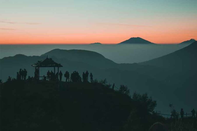 5 Kawasan Wisata di Jawa Tengah yang Memiliki Udara Dingin dan Pemandangan Indah Dataran Tinggi Dieng (foto: Ade Chrisnadhi, unsplash)