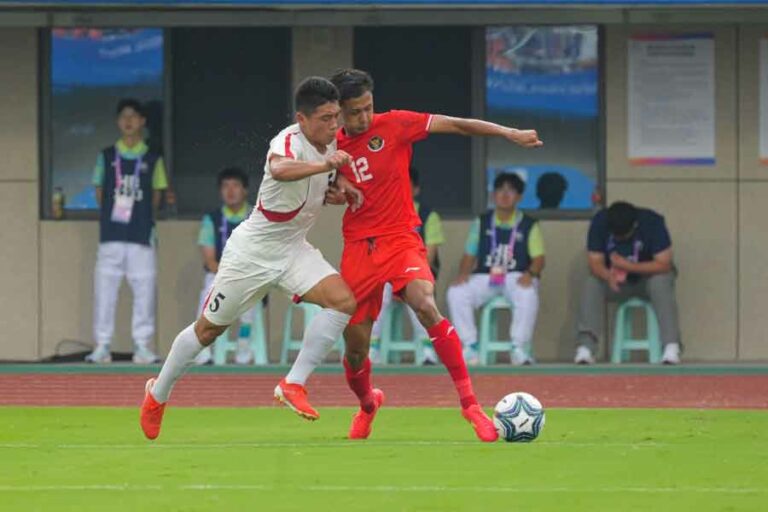 Asian Games 2022: Tim U-24 Indonesia Lolos Peringkat Ketiga Meski Kalah 0-1 dari Korea Utara Laga Tim U-24 Indonesia melawan Korea Utara di Stadion Zhejiang Normal University East (foto: NOC Indonesia)