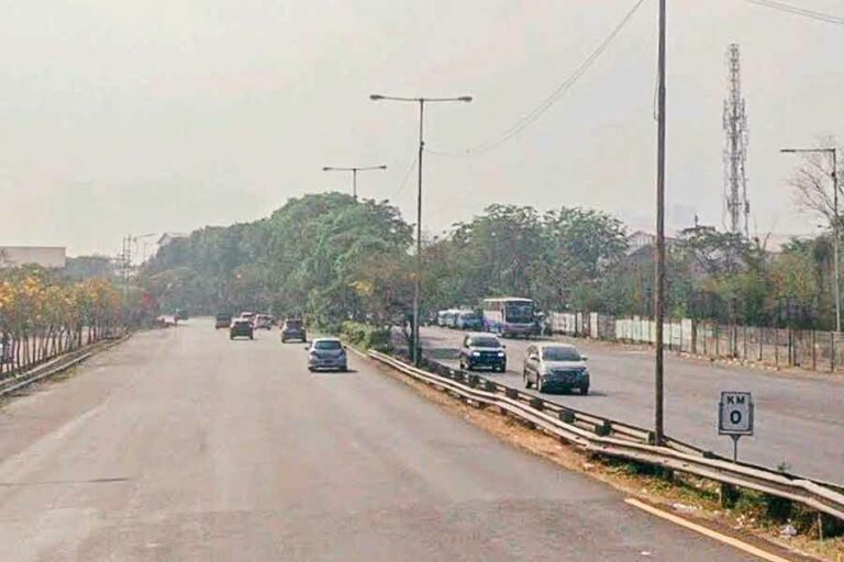 Betonisasi Jalan Dupak Rukun di Exit Tol Surabaya-Gresik Hampir Selesai