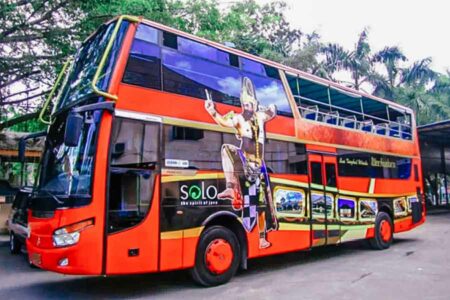 Jelajah Solo Makin Mudah dengan Pengalaman Wisata Unik Bus Werkudara Bus Werkudara, moda transportasi untuk menjelajah Kota Solo, Jawa Tengah (foto: Dok Disbudpar Kota Surakarta)