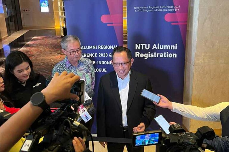 Penguatan Kerjasama Riset dan Ekonomi Digital Indonesia-Singapura Melalui Nanyang Technological University Menteri Dalam Negeri Tito Karnavian