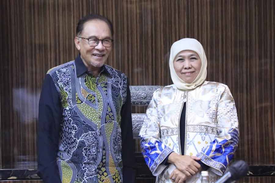 PM Malaysia Anwar Ibrahim bersama Gubernur Khofifah Indar Parawansa
