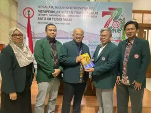 PB IDI Luncurkan Pedoman Remunerasi Dokter Indonesia 2023 untuk Tingkatkan Pelayanan Kesehatan PB IDI berharap Pedoman Remunerasi Dokter Indonesia ini dapat menjadi menjadi pedoman dasar untuk menghargai dokter