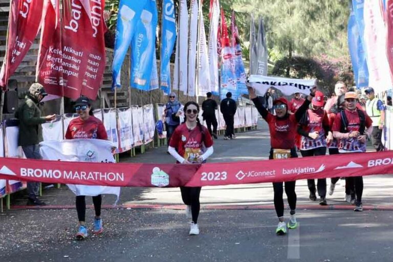 Arumi Bachsin Ikut Ramaikan Pasuruan Bromo Marathon 2023