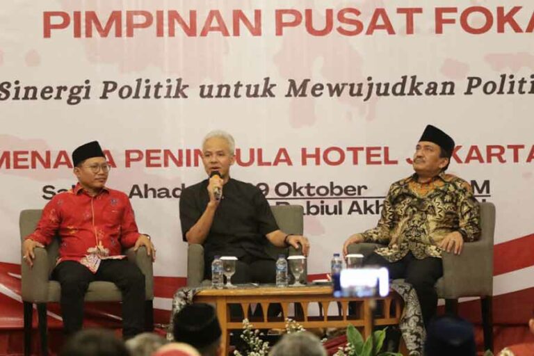 Kejutan untuk Ganjar Pranowo Saat Hadiri Acara Alumni IMM di Hotel Peninsula Jakarta