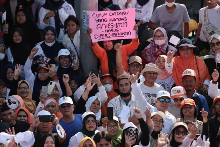 Anies Baswedan Ajak Warga Depok Senam dan Jalan Bareng