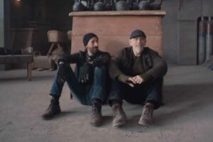 Sinopsis Bullet Head (2017), Kisah Tiga Penjahat yang Terjebak dalam Gudang Maut John Malkovich dan Adrien Brody dalam Bullet Head (2017)