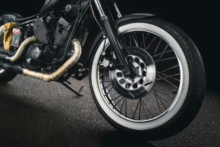 Tips Perawatan Ban Sepeda Motor di Tengah Musim Kemarau Panjang Ilustrasi sepeda motor (foto: Josh Marshall, unsplash)