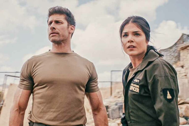 Sinopsis Jiu Jitsu (2020), Film Fiksi Ilmiah Tentang Prajurit Jiu Jitsu Legendaris Melawan Alien Alain Moussi dan Marie Avgeropoulos dalam salah satu adegan di film Jiu Jitsu (2020)