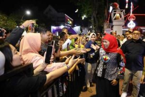 Gubernur Khofifah Apresiasi Warga yang Turut Meriahkan Pesta Rakyat dan Fun Bike Jatim 2023