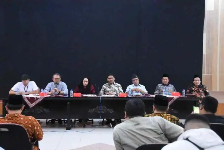 Hari Ini, Jalan Santai Peringatan Hari Santri Nasional 2023 Digelar Konferensi pers Jalan Santi dalam rangka Hari Santri Nasional