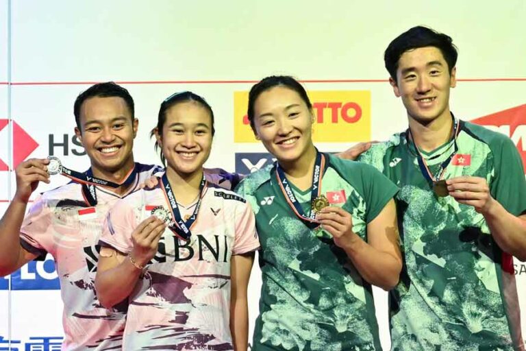 Rehan/Lisa Raih Runner-Up di Turnamen BWF Super 300 Hylo Open 2023 Pasangan Rehan Naufal Kusharjanto dan Lisa Ayu Kusumawati, bareng pasangan wakil Hong Kong, Tang Chun Man dan Tse Ying Suet (foto: Dok PBSI)