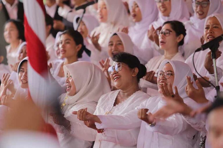 Puncak Hari Guru dan KORPRI 2023, Saatnya Ciptakan Lingkungan Belajar yang Aman dan Menyenangkan