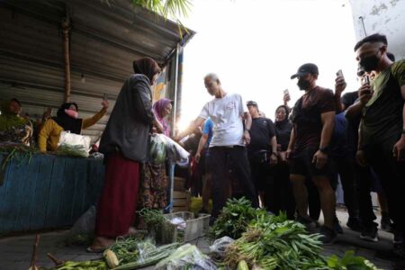 Ganjar Pranowo Janjikan Kredit Bunga Ringan Khusus Pedagang