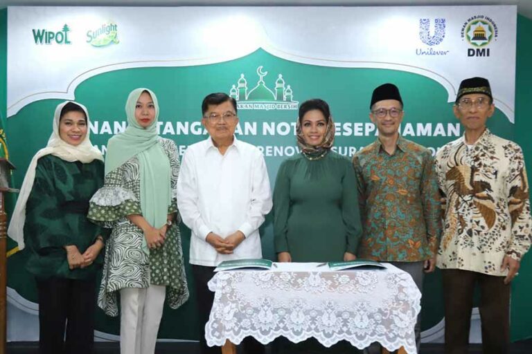 Unilever dan Dewan Masjid Indonesia Perkuat Kerjasama di Tahun Kedelapan Gerakan Masjid Bersih