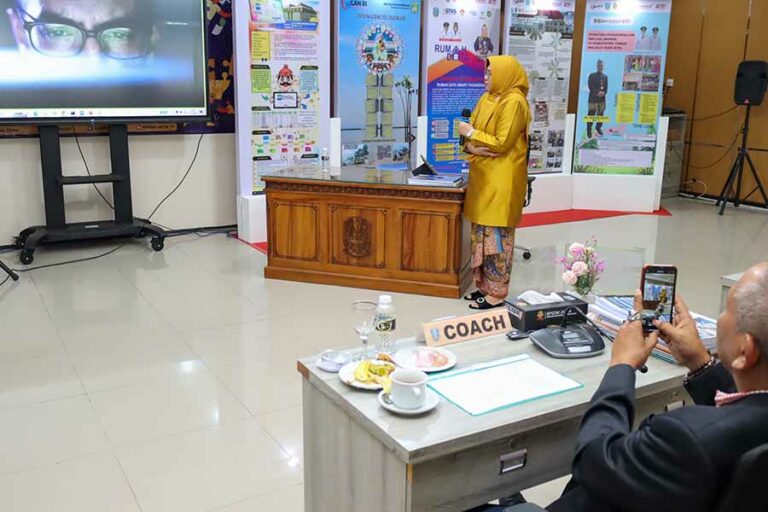 Kadiskominfo Jatim Paparkan Proyek Keamanan Siber pada PKN TK II Kadiskominfo Jatim Sherlita Ratna Dewi Agustin saat memaparkan proyek perubahannya yang bertajuk 'Menjaga Keamanan Siber Jatim Melalui Sistem Manajemen Keamanan Informasi Terintegrasi'.