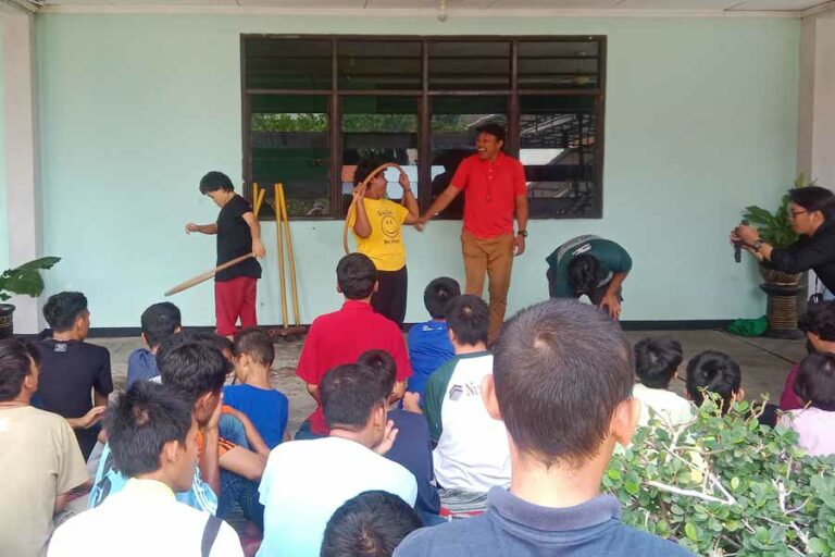 Hari Penyandang Disabilitas Internasional, Sejarah dan Cara Memperingati Kegiatan bersama di Liponsos Kalijudan Surabaya (foto: Tiara Aydin Sava)