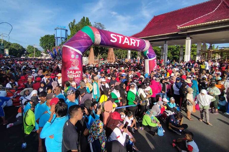 Bank Jatim Dukung Kesuksesan Jalan Sehat bersama Gubernur Jawa Timur di Situbondo