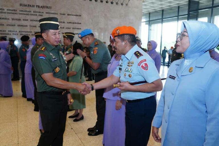 Panglima TNI Terima Laporan Kenaikan Pangkat 12 Perwira Tinggi TNI