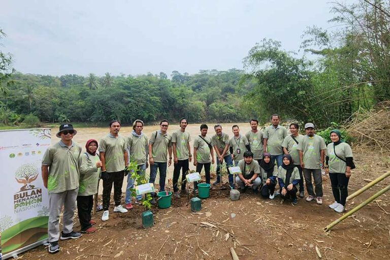 Sinar Mas Land Tanam Lebih dari 1200 Pohon Sebagai Upaya Peduli Perubahan Iklim