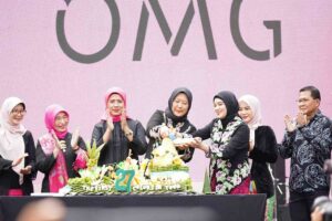 OMG Lip Parade: The First Beauty Color Parade in Town Dengan Tema Break Your Limit