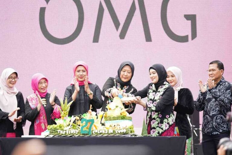 OMG Lip Parade: The First Beauty Color Parade in Town Dengan Tema Break Your Limit