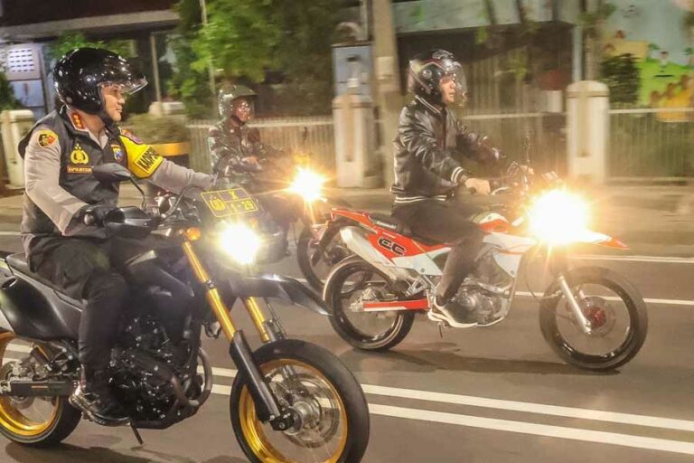 Wali Kota Eri Cahyadi Pimpin Patroli Skala Besar Pengamanan Nataru bersama Forkopimda Surabaya