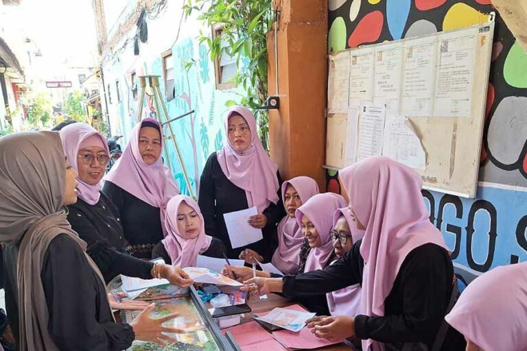 Ribuan Mahasiswa MSIB Turut Berkontribusi di Layanan Puspaga Balai RW Surabaya