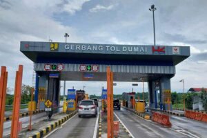 Catatan Hutama Karya, Puncak Arus Balik Nataru Meningkat Signifikan di Jalan Tol Trans Sumatera Gerbang Tol Dumai