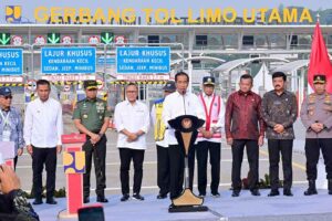 Presiden Jokowi Resmikan Jalan Tol Pamulang-Cinere-Raya Bogor untuk Tingkatkan Mobilitas di Jabodetabek Presiden Joko Widodo saat meresmikan jalan tol Pamulang-Cinere-Raya Bogor di Gerbang Tol Limo Utara, Kota Depok, Provinsi Jawa Barat (foto: BPMI Setpres)