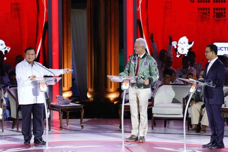 Debat Capres 2024: Prabowo Beberapa Kali Puji Ganjar Pranowo