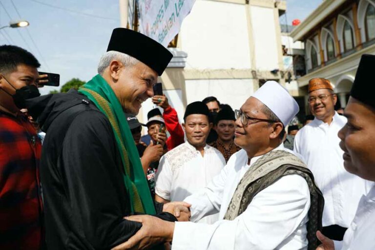 Ganjar Siap Jalankan UU Pesantren, Pengasuh Ponpes Ma’hadut Tholabah: Insyaallah jadi Presiden 2024