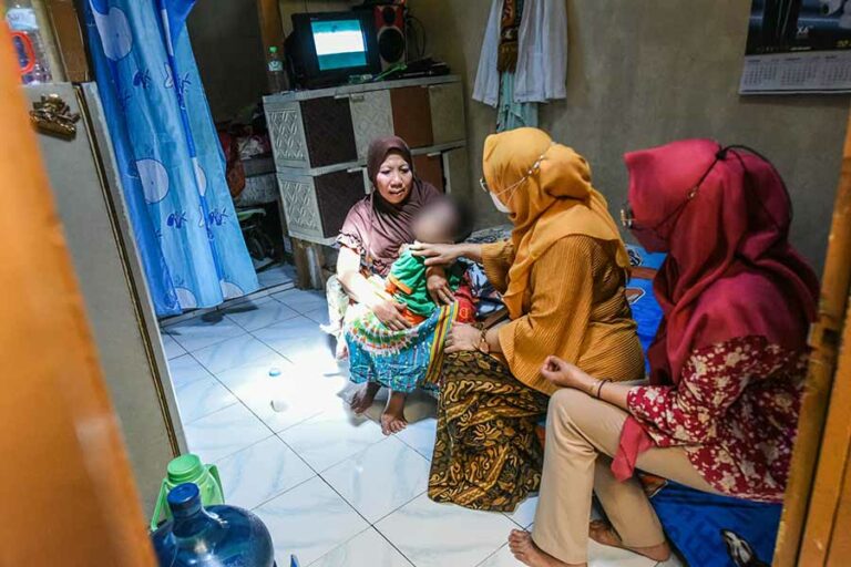 Pemkot Surabaya Salurkan Bantuan Komprehensif untuk Anak Penderita Cerebral Palsy di Dinoyo