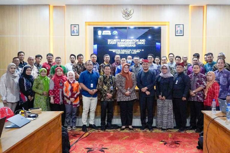 Diskominfo Jatim Gencarkan Sosialisasi Keamanan Siber dengan SIEM Terintegrasi di Banyuwangi