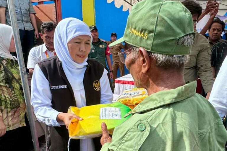Pemprov Jatim Gelar Pasar Murah di Lamongan untuk Stabilkan Harga Bapok