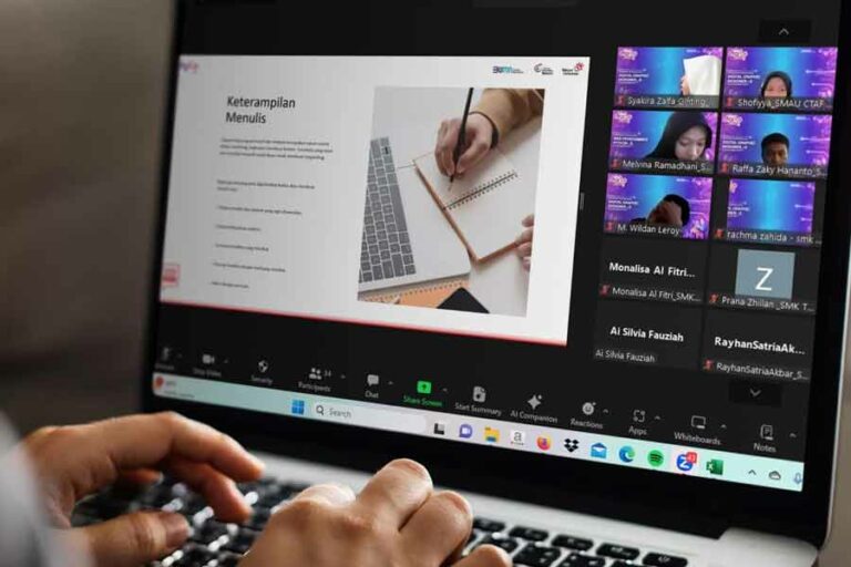 Telkom DigiUp Bantu 900 Siswa Dapatkan Sertifikasi BNSP untuk Mendukung Talenta Muda Digital