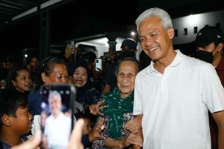 Ganjar Pranowo Menyelami Toleransi saat Menginap di Rumah Warga Keturunan Thionghoa